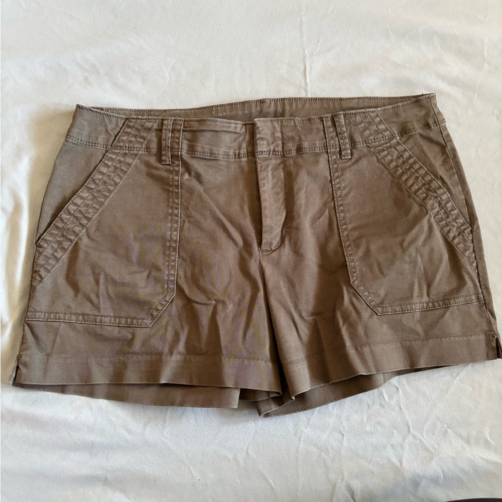 Old Navy Women's Khaki Green Shorts
